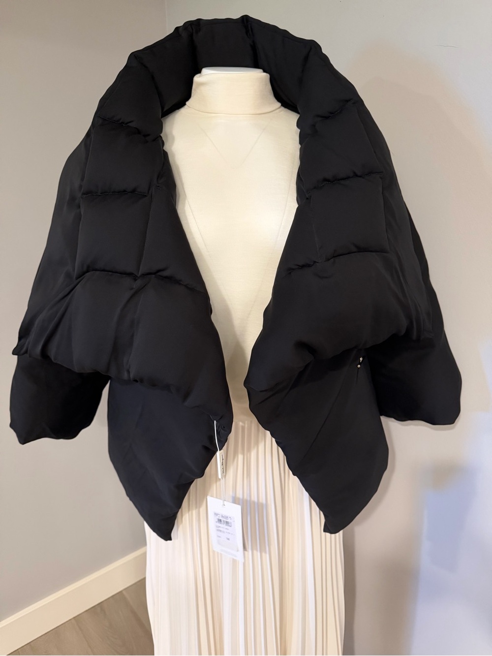 Salvatore Ferragamo Black Wrap Puffer Jacket - Picture 12 of 16